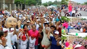 En casa, con miles de ciudadanos