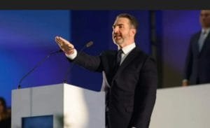 Adrián de la Garza toma protesta c