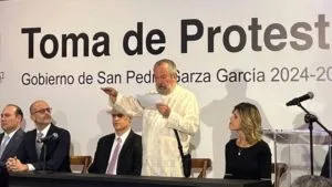 Mauricio Fernández toma protesta