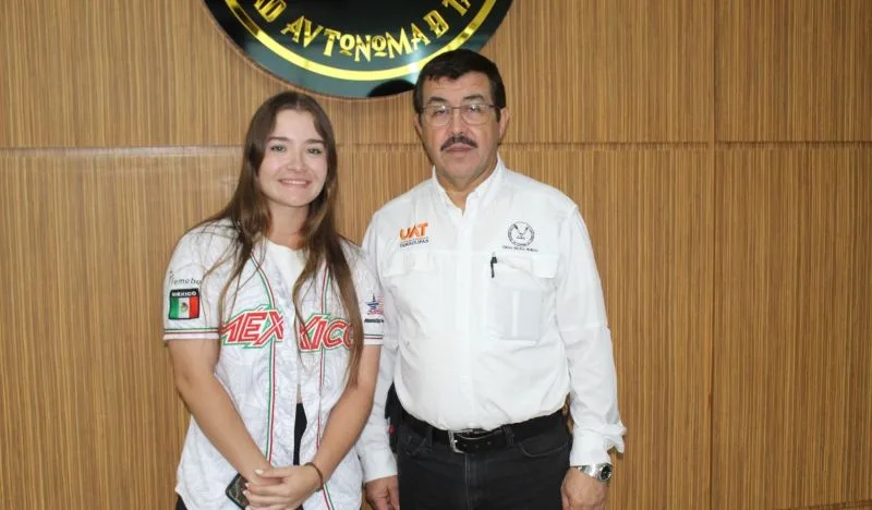 Felicita rector a Edith de Leija por sus éxitos